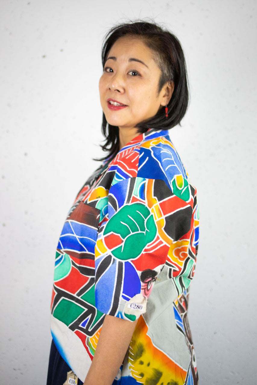 Colourful shirts with unusual samurai nobori no nuno./regardless of gender
