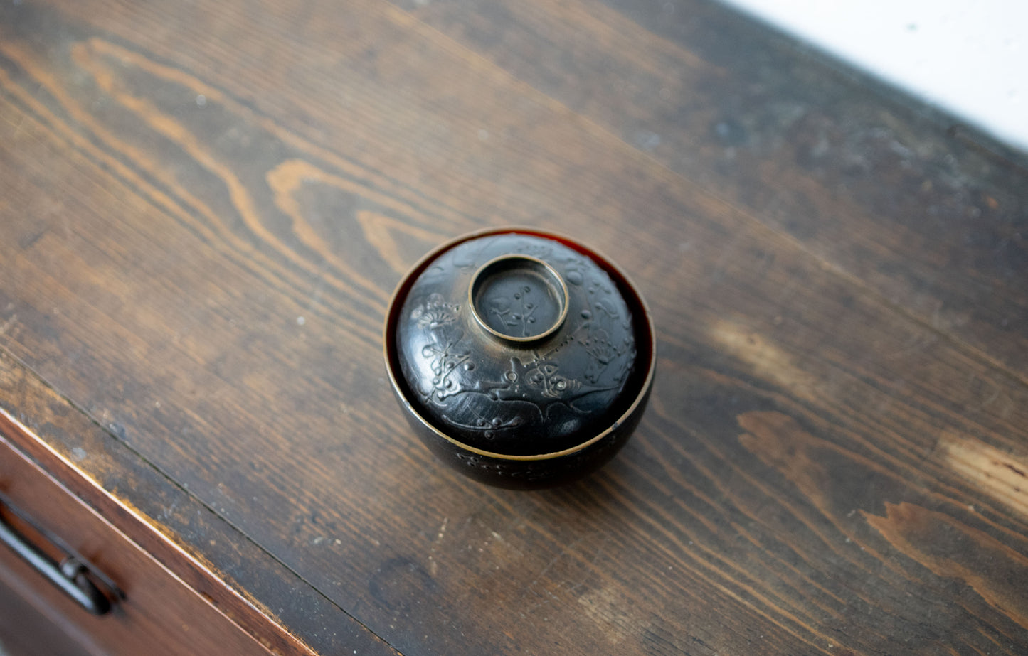 antique Lacquered bowl With fujiyama pattern