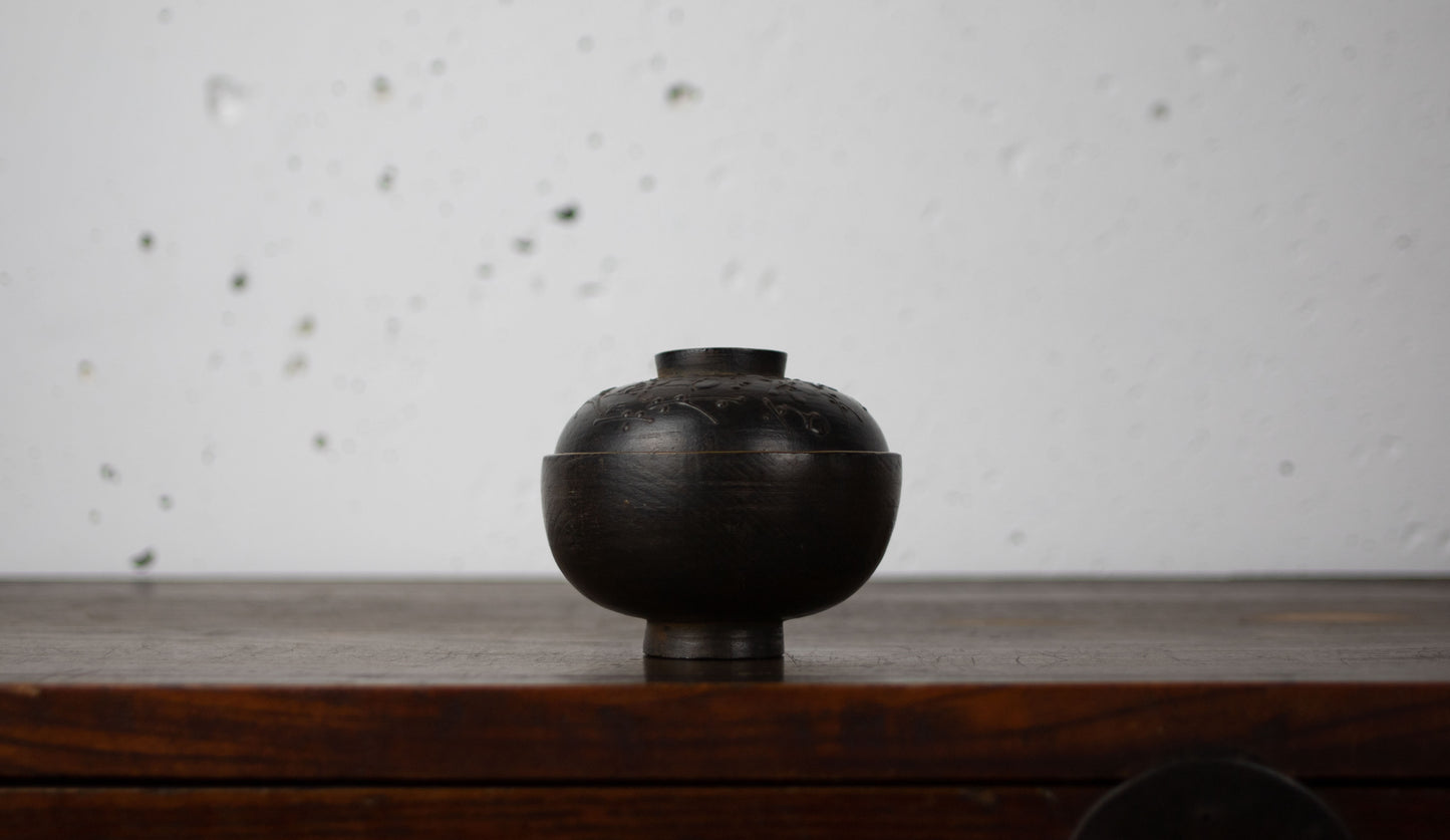 antique Lacquered bowl With fujiyama pattern