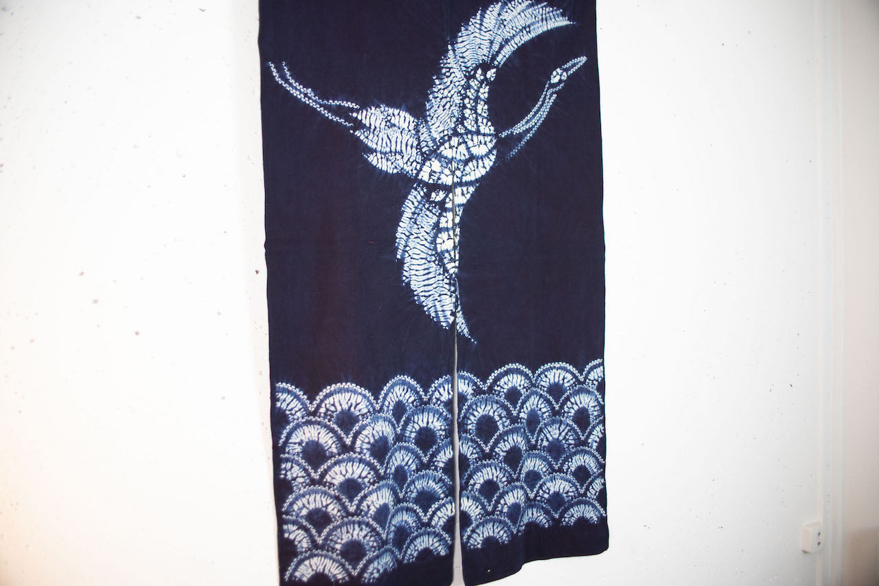 Indigo-dyed tie-dyed goodwill with crane pattern.