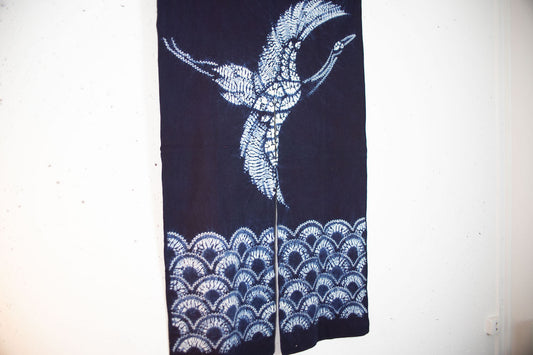 Indigo-dyed tie-dyed goodwill with crane pattern.