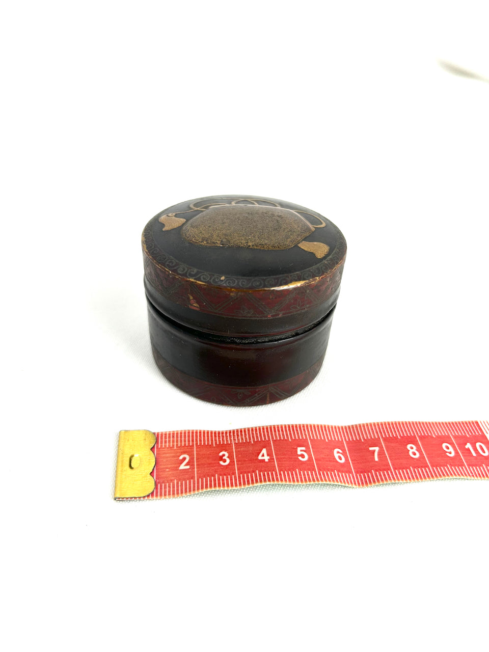 Edo Era Japanese Kōgō – Lacquered Wooden Incense Box for Collectors