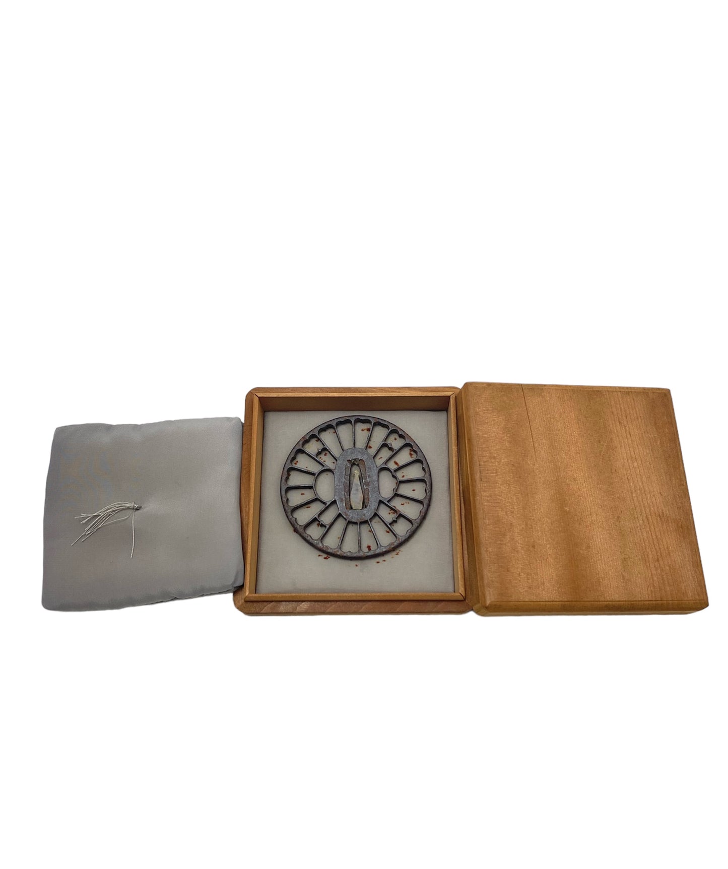 JISUKASHI TSUBA / guard on Japanese sword