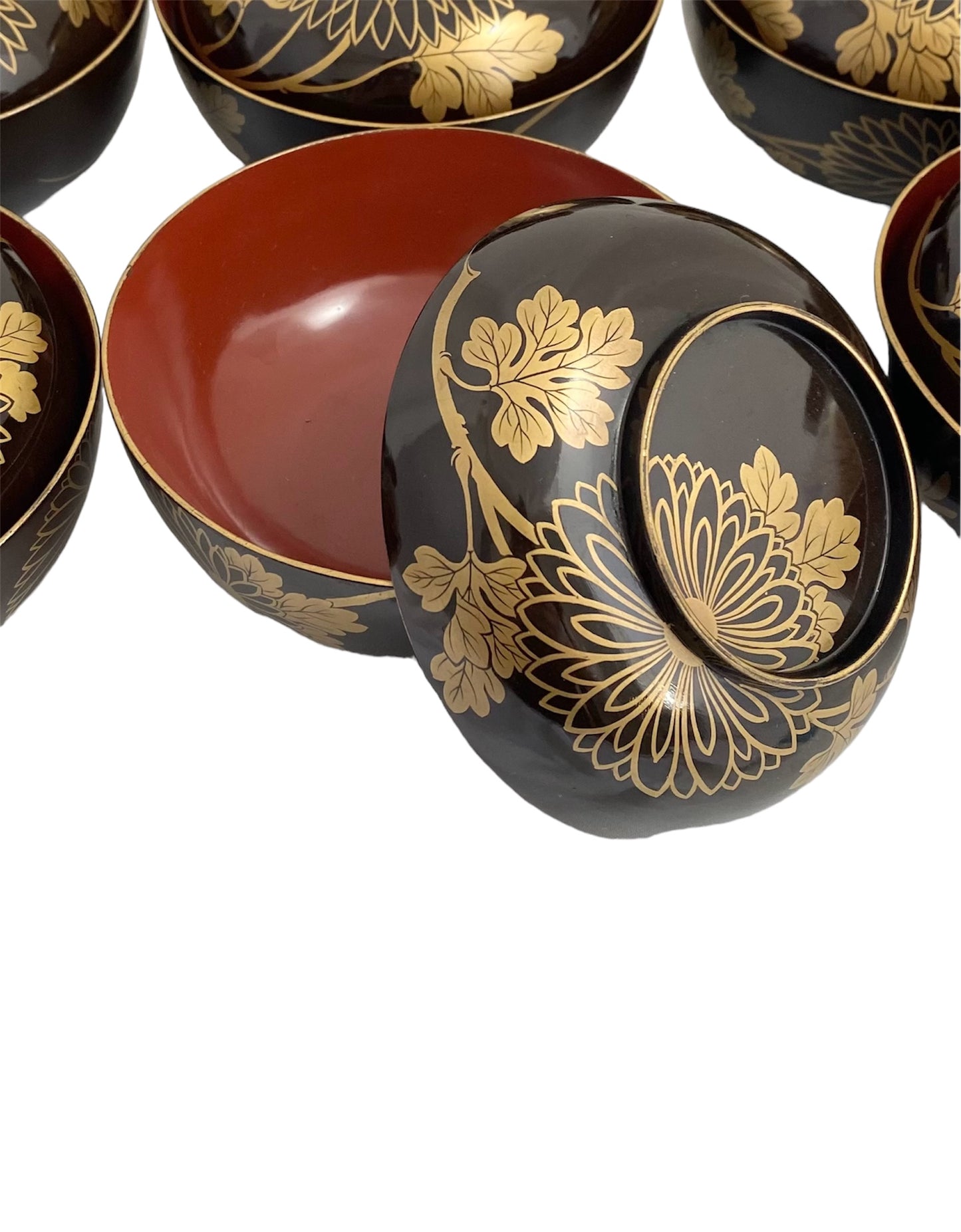 Lacquered bowl chrysanthemum pattern