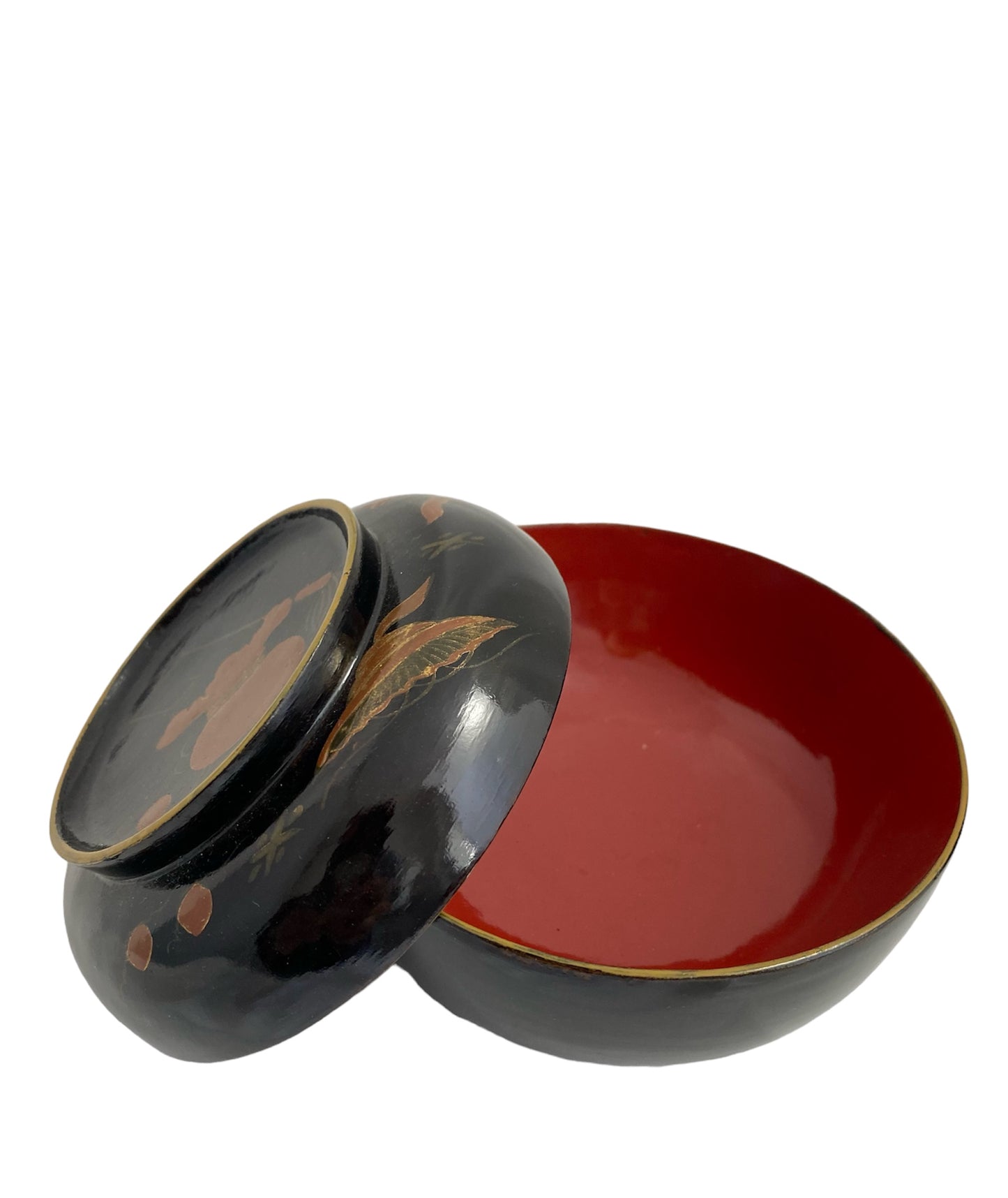 Lacquered bowl treasure trove pattern