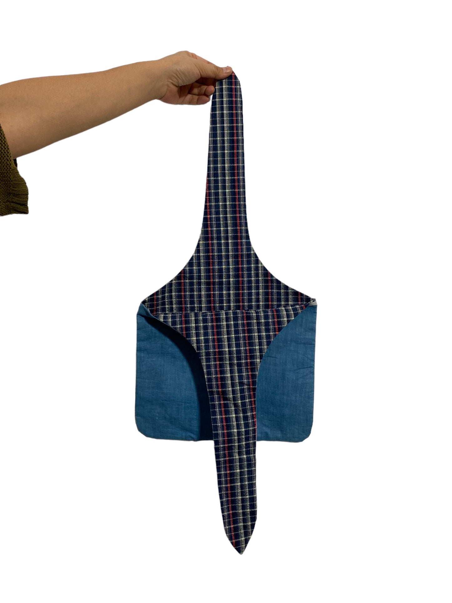 Idea bag that can be tied at the top to make a handbag.