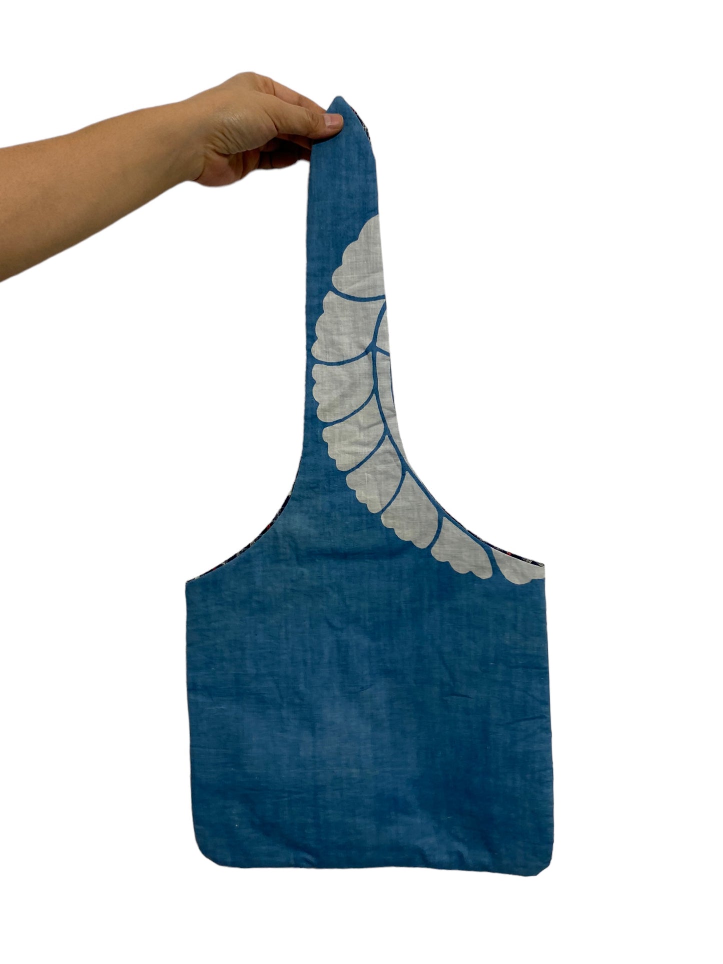 Idea bag that can be tied at the top to make a handbag.