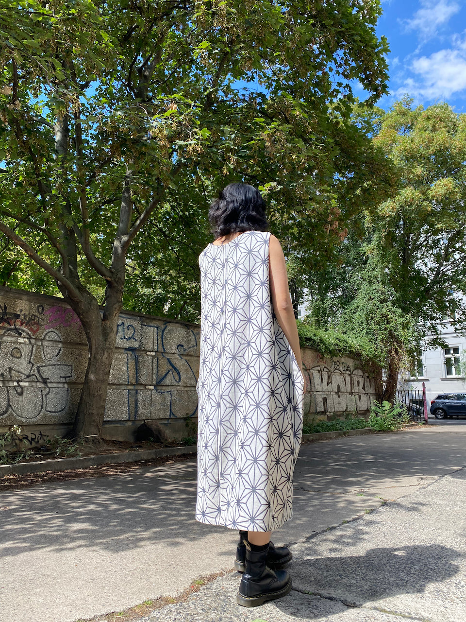 Elegant TSUMUGI Silk Dress with Timeless Hemp Pattern