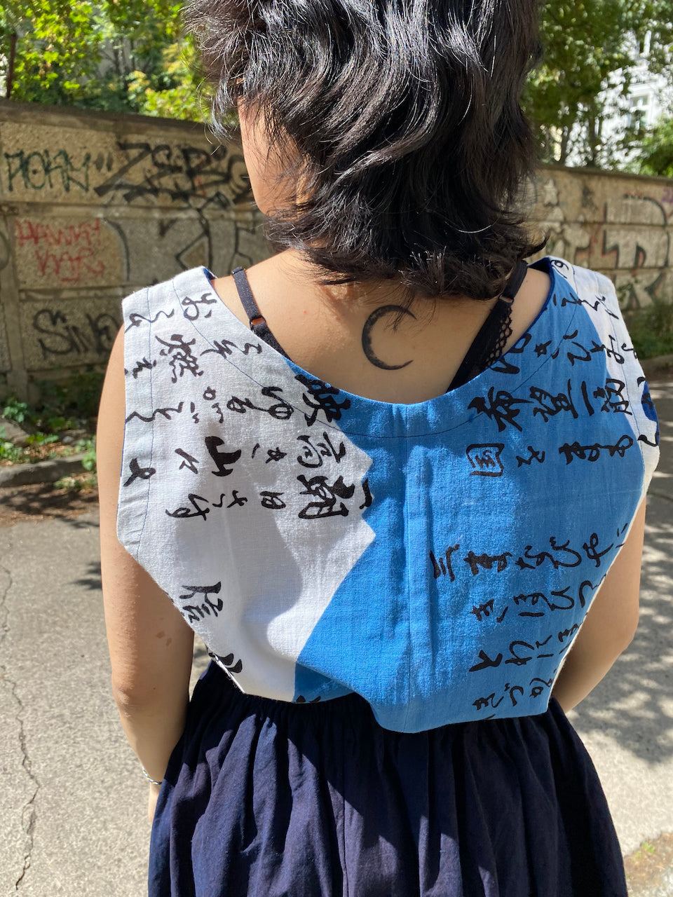 Exclusive Tank Tops Made from Unique Test-Dyed Hand Towels – A One-of-a-Kind Piece!