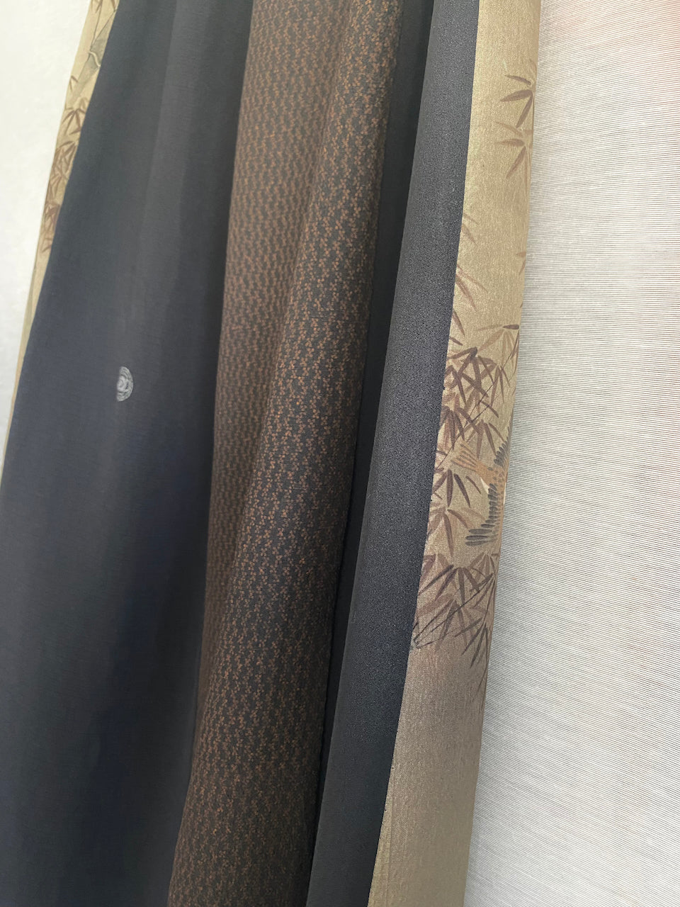 Exquisite Kimono Patchwork Silk Skirt – Unique Japanese Heritage with Family Crest Detail