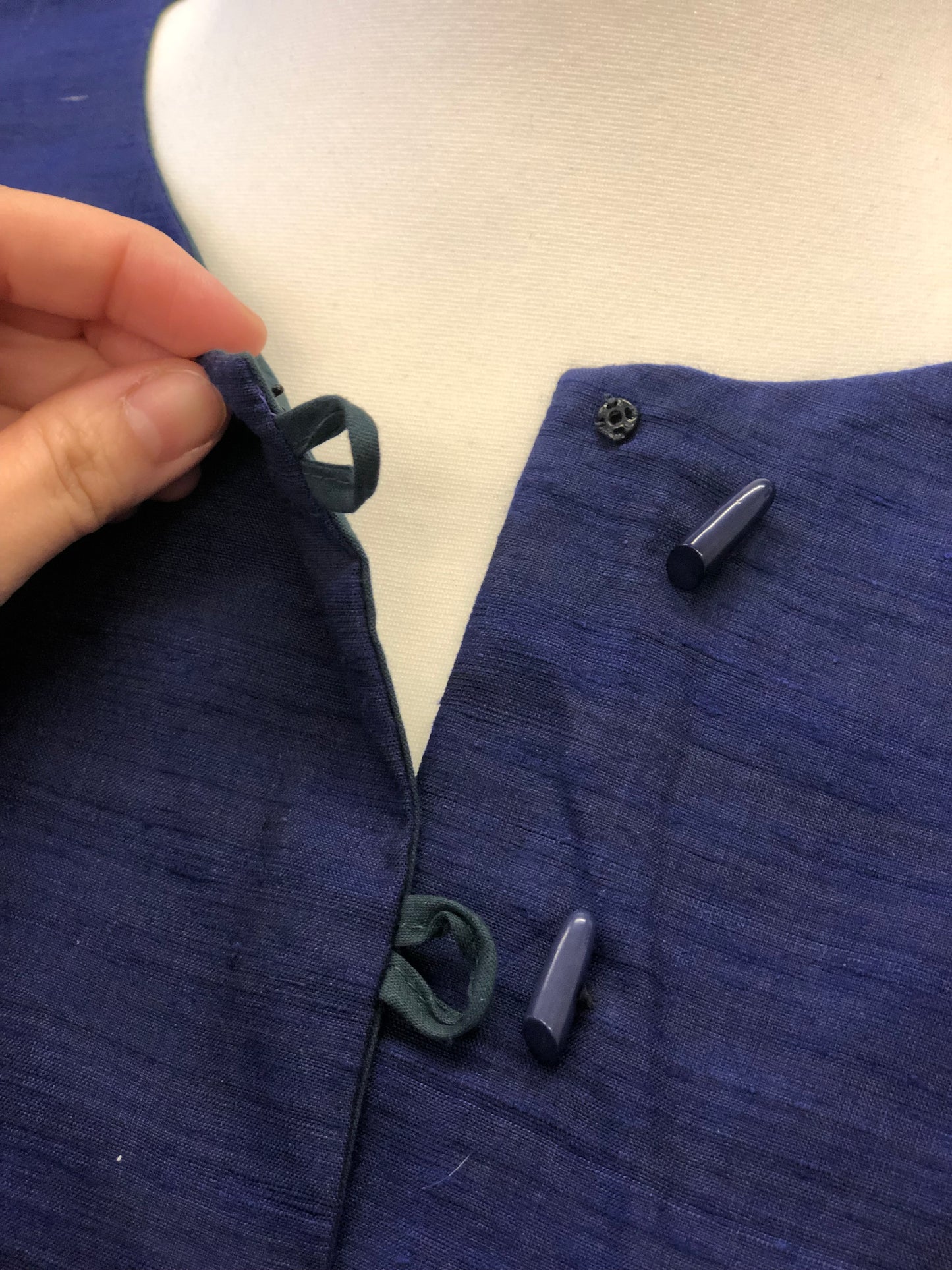 Elegant Navy & Green Silk Kimono Dress – A Timeless Blend of Tradition and Style