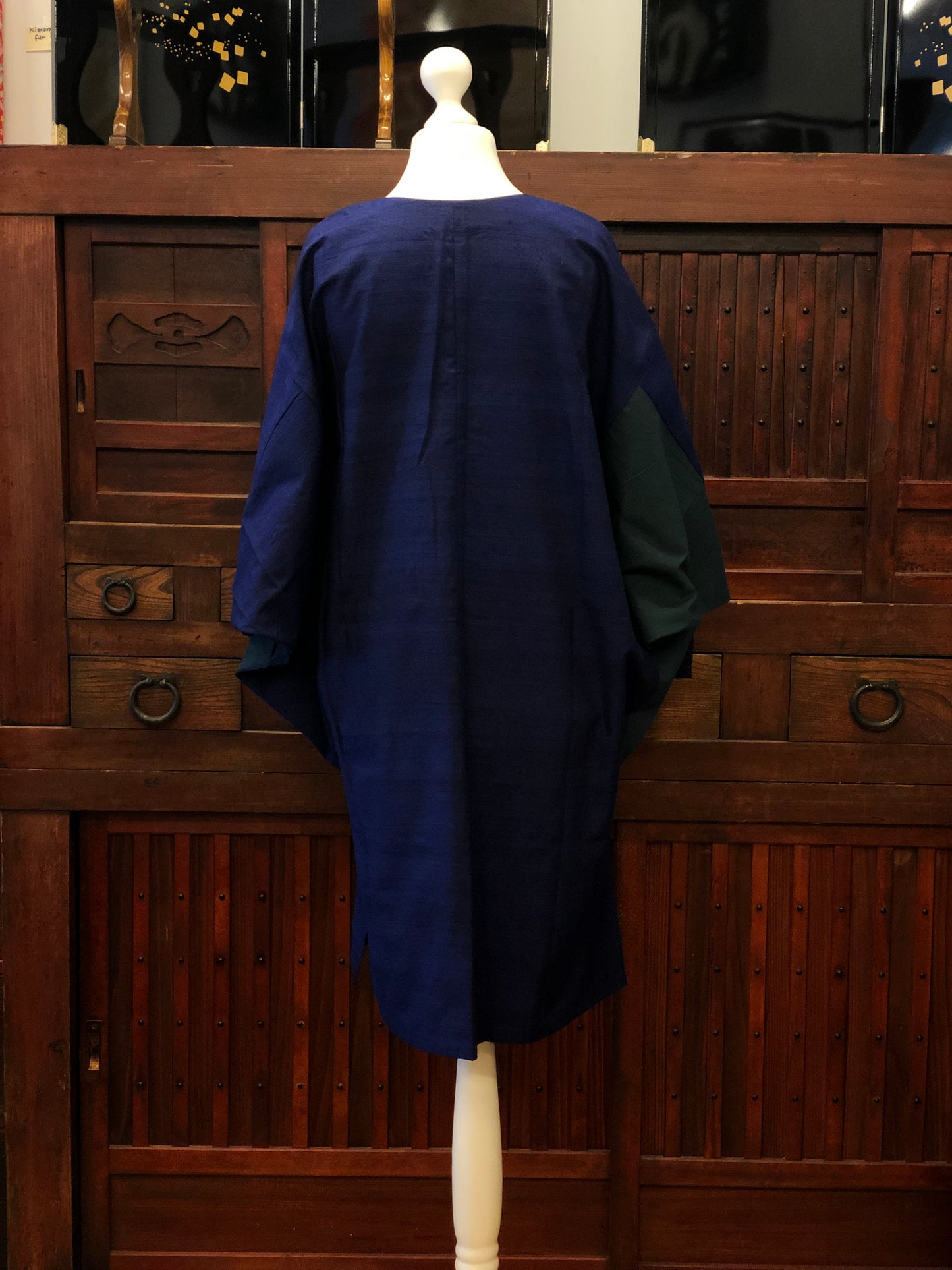 Elegant Navy & Green Silk Kimono Dress – A Timeless Blend of Tradition and Style