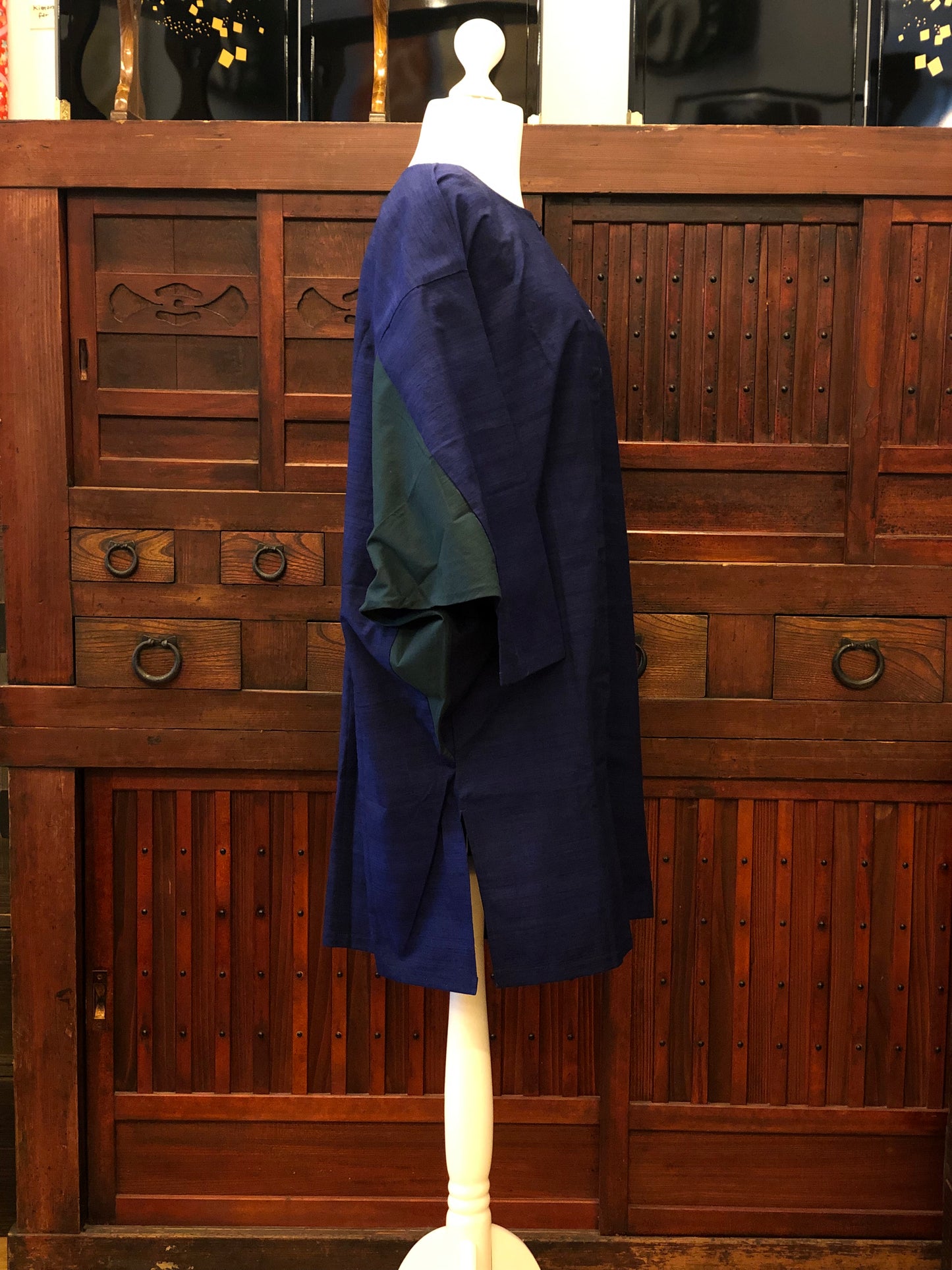 Elegant Navy & Green Silk Kimono Dress – A Timeless Blend of Tradition and Style
