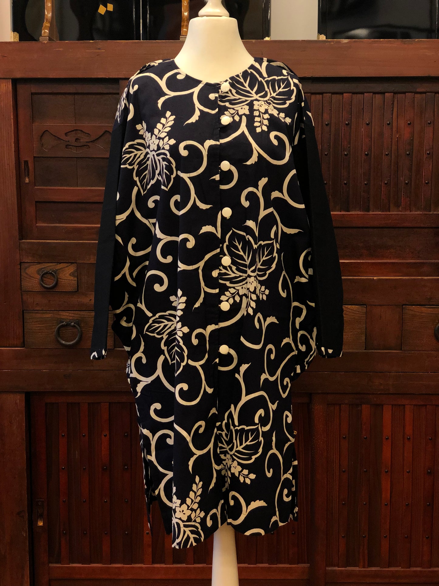 Enchanting Wisteria & Swirl Pattern Dress – A Unique Blend of Elegance and Tradition