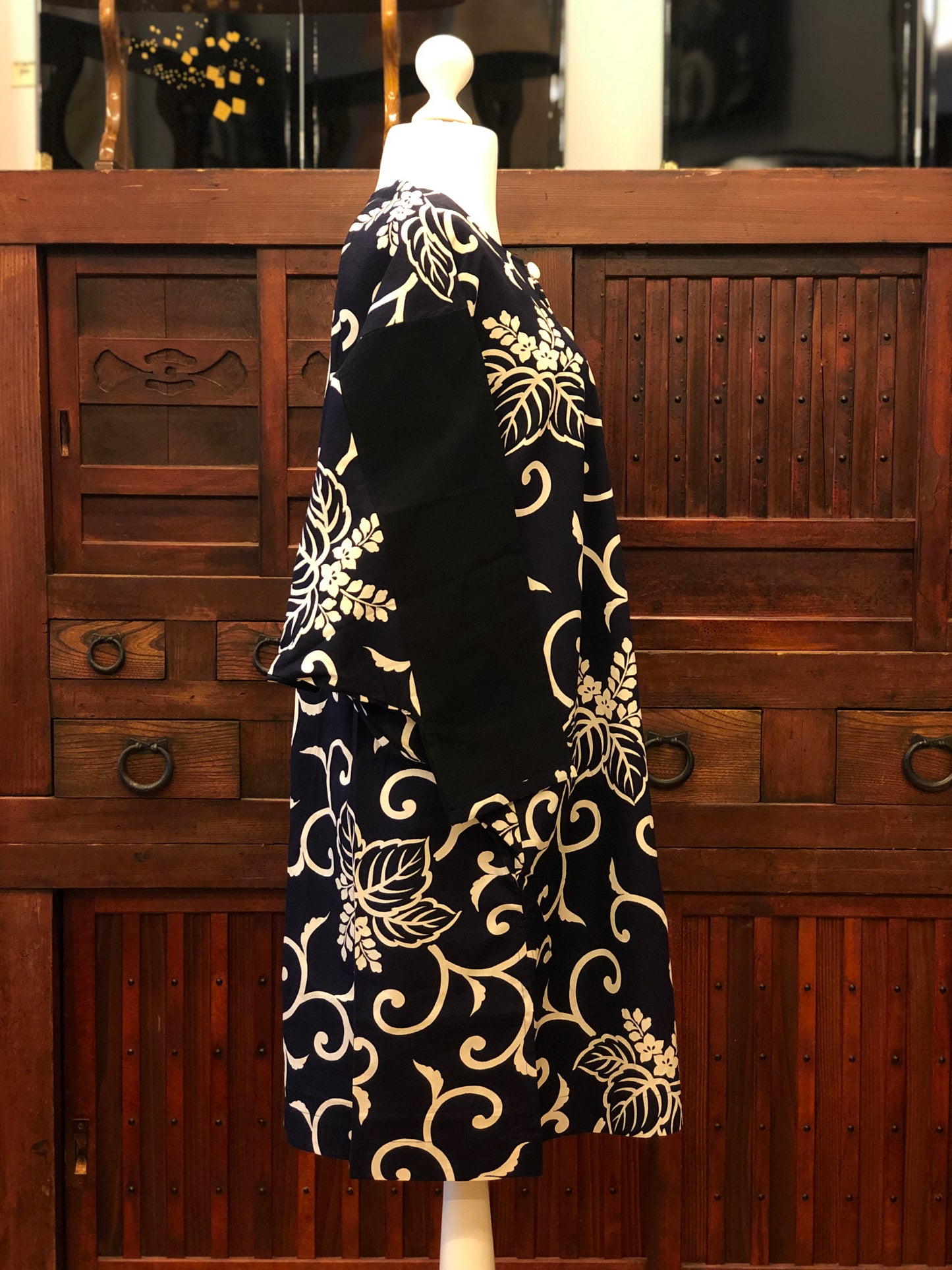 Enchanting Wisteria & Swirl Pattern Dress – A Unique Blend of Elegance and Tradition