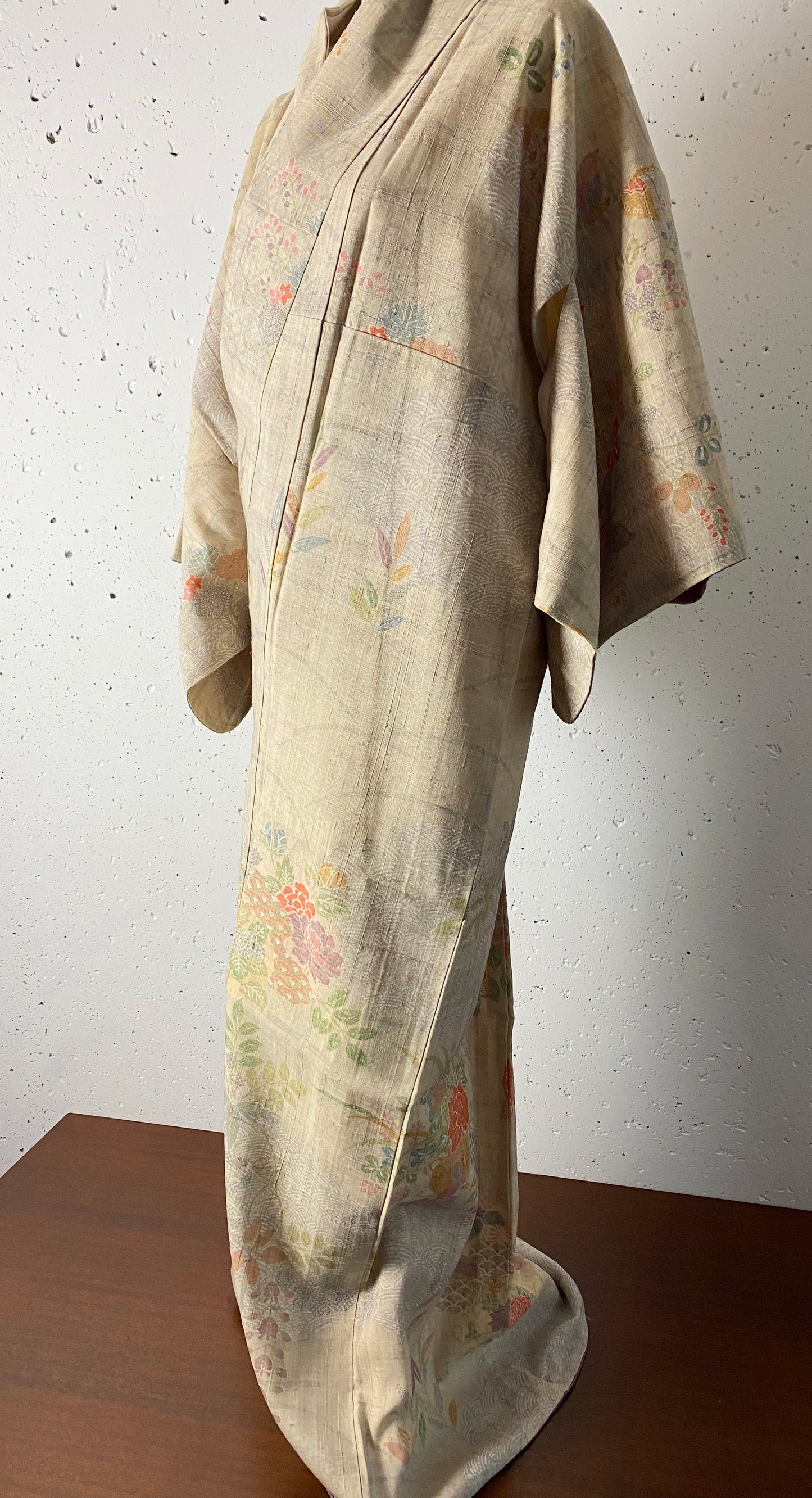 Quality Kimono/Cream, butterfly pattern.