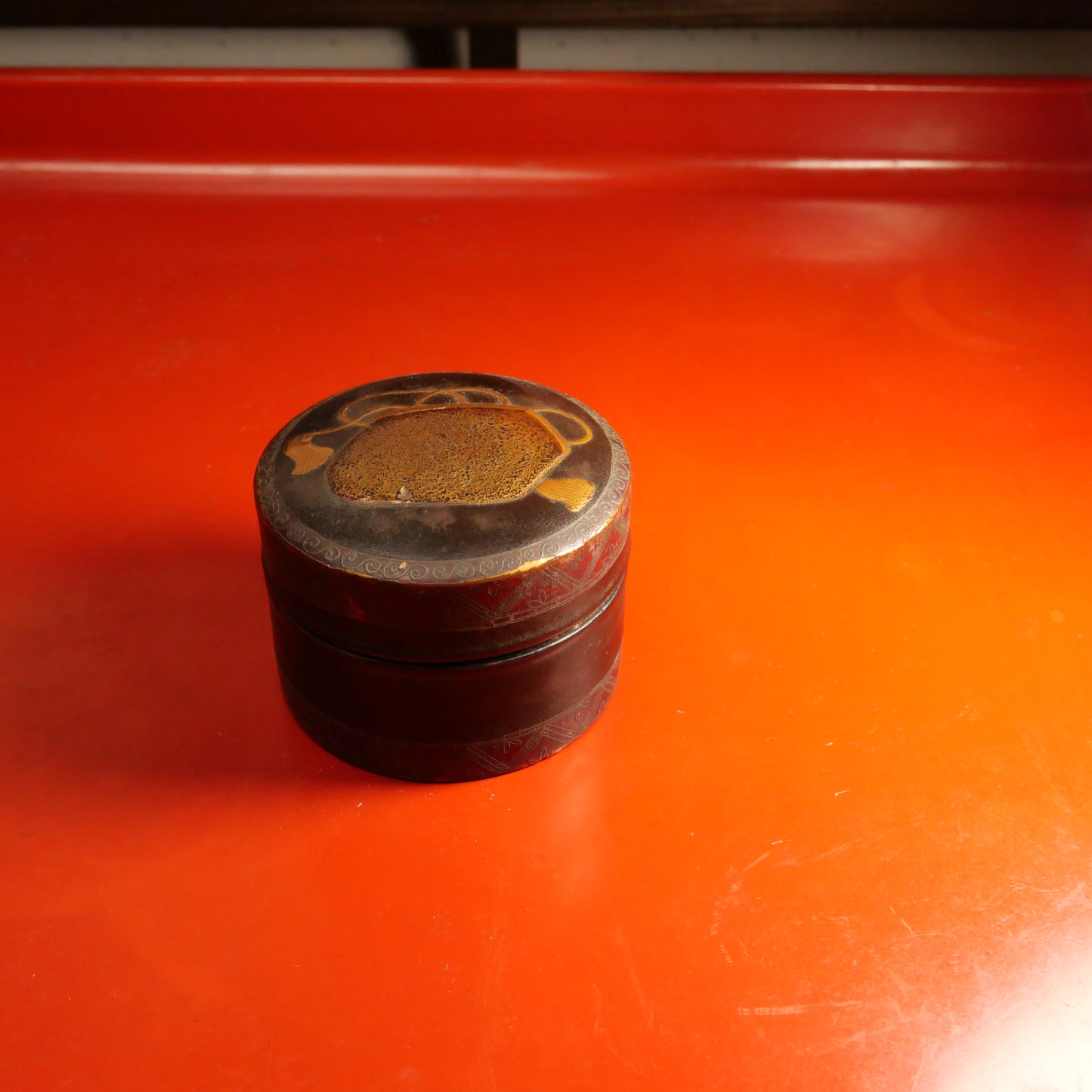 Kōgō Ire  /  Refined Edo-period wooden lacquer incense container