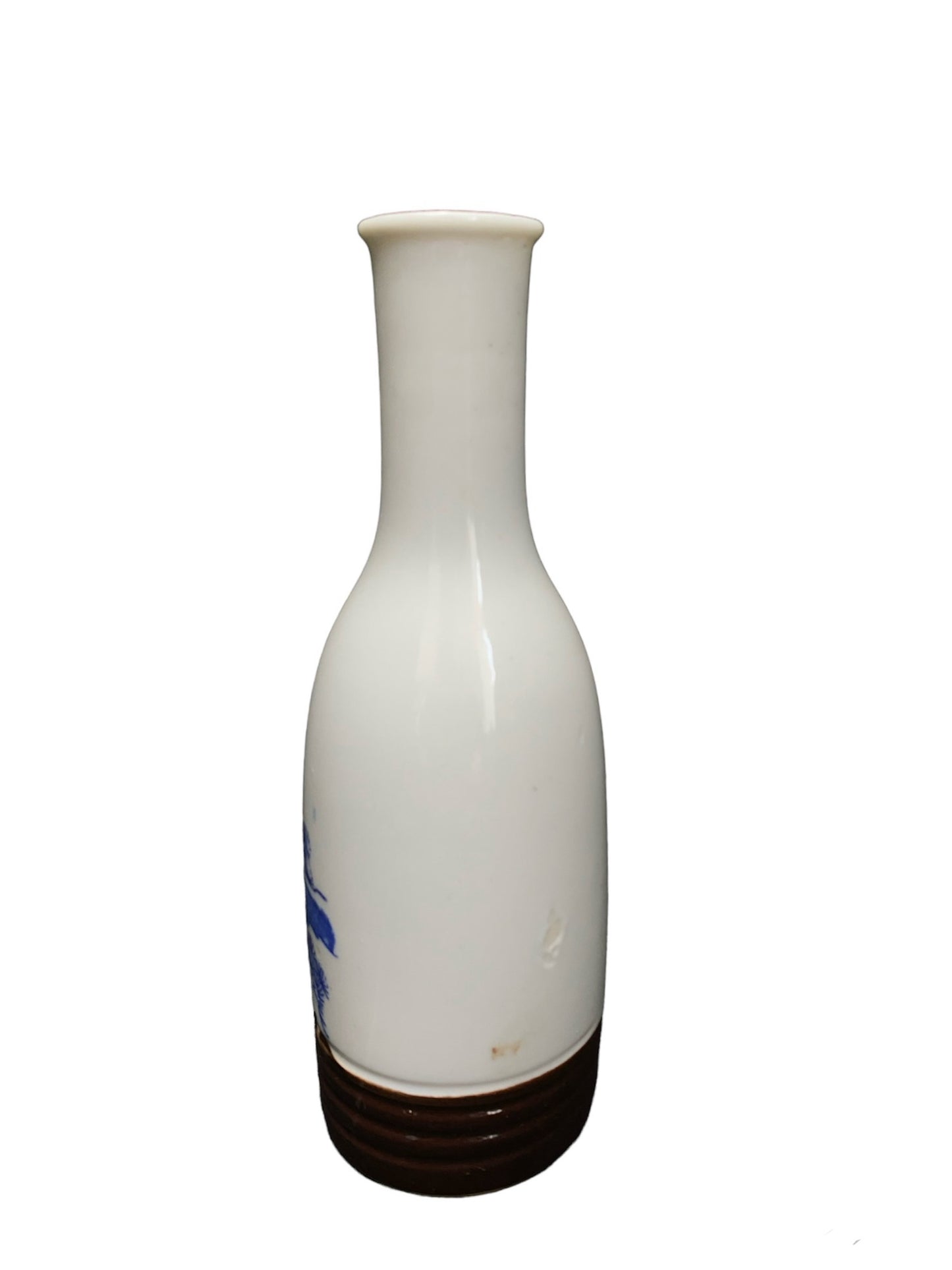 Small sake bottle with crane pattern.