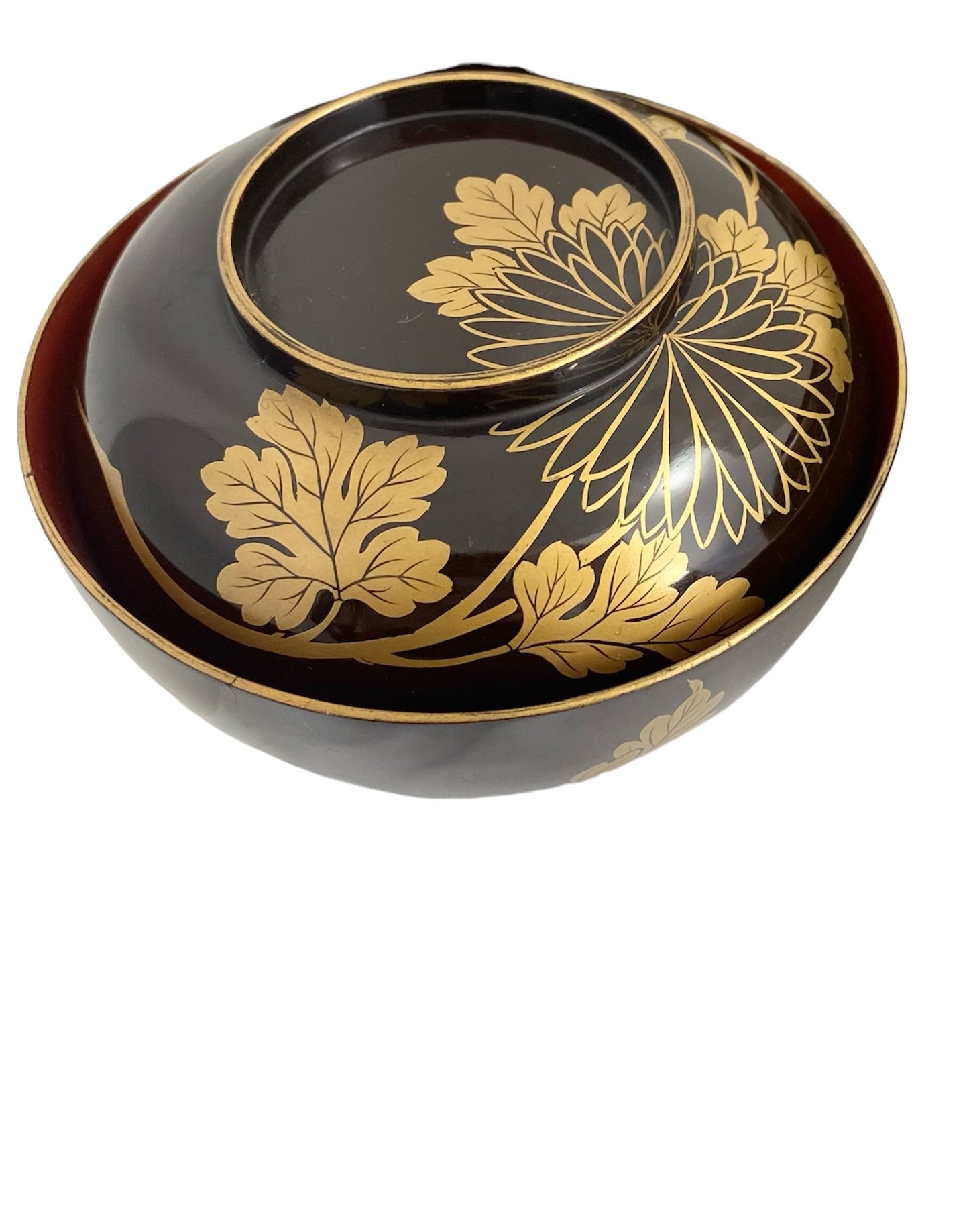 Lacquered bowl chrysanthemum pattern