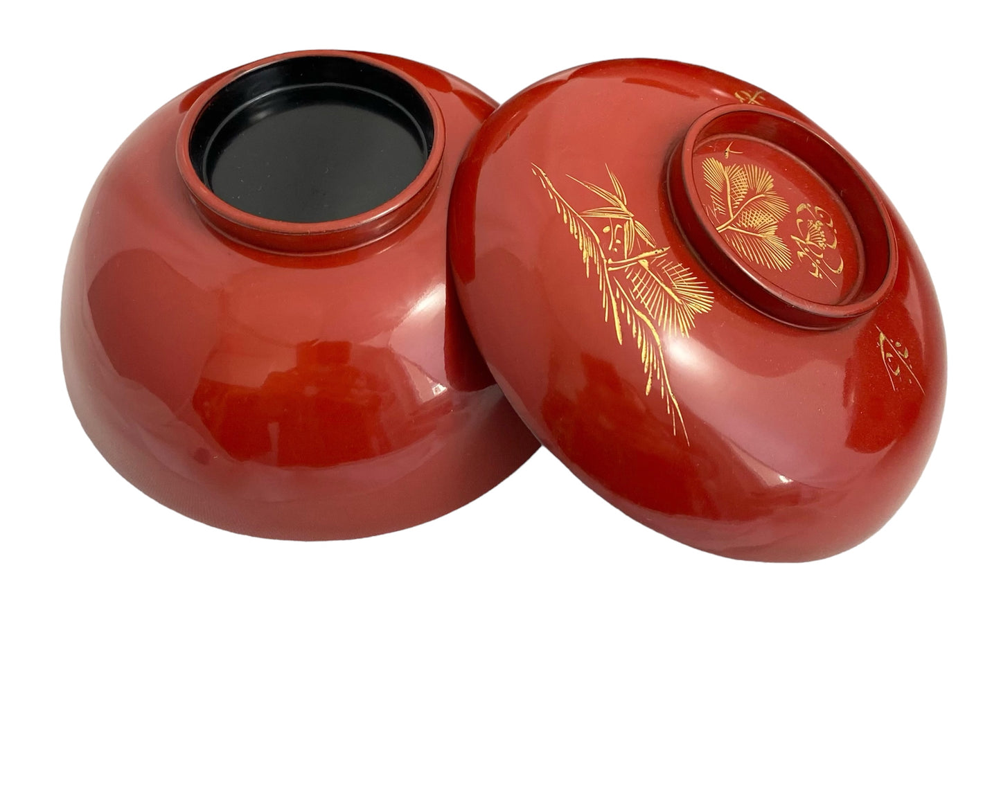 red Lacquered bowl pine tree design