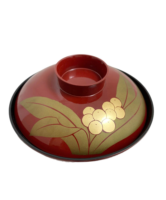 Lacquered bowl gold pattern