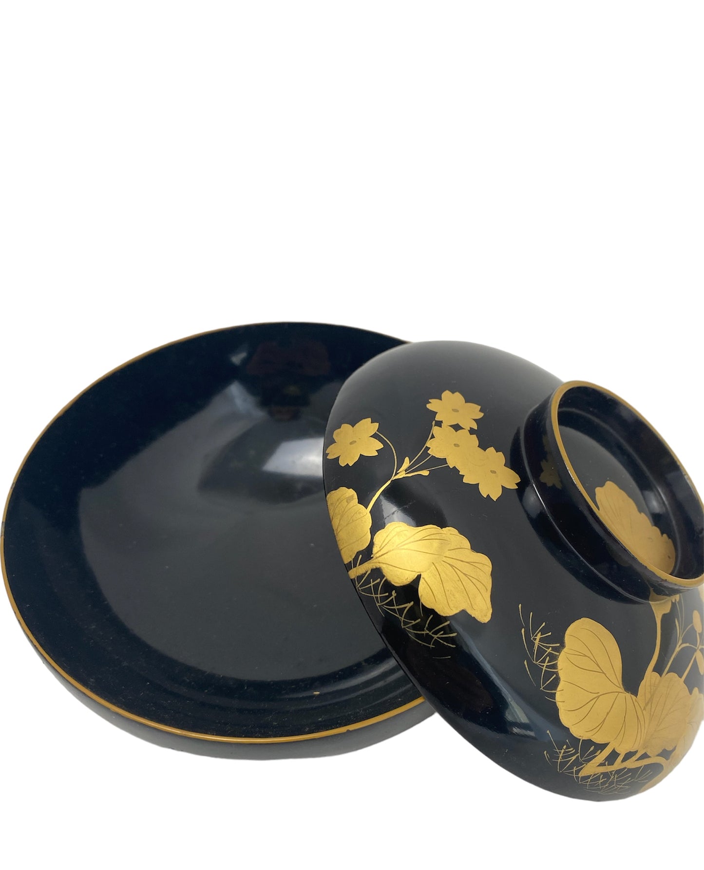 Lacquered bowl with floral pattern and butterfly pattern on the back of the lid.