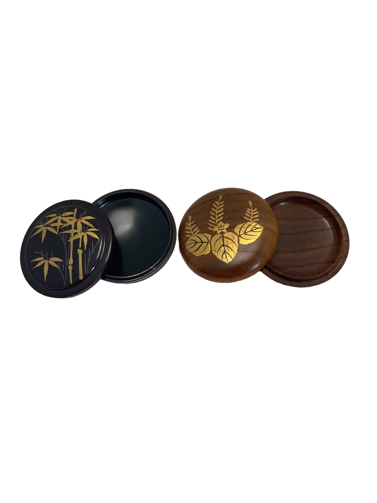 Kōgō Ire / Elegant early Shōwa–period incense container with bamboo motif